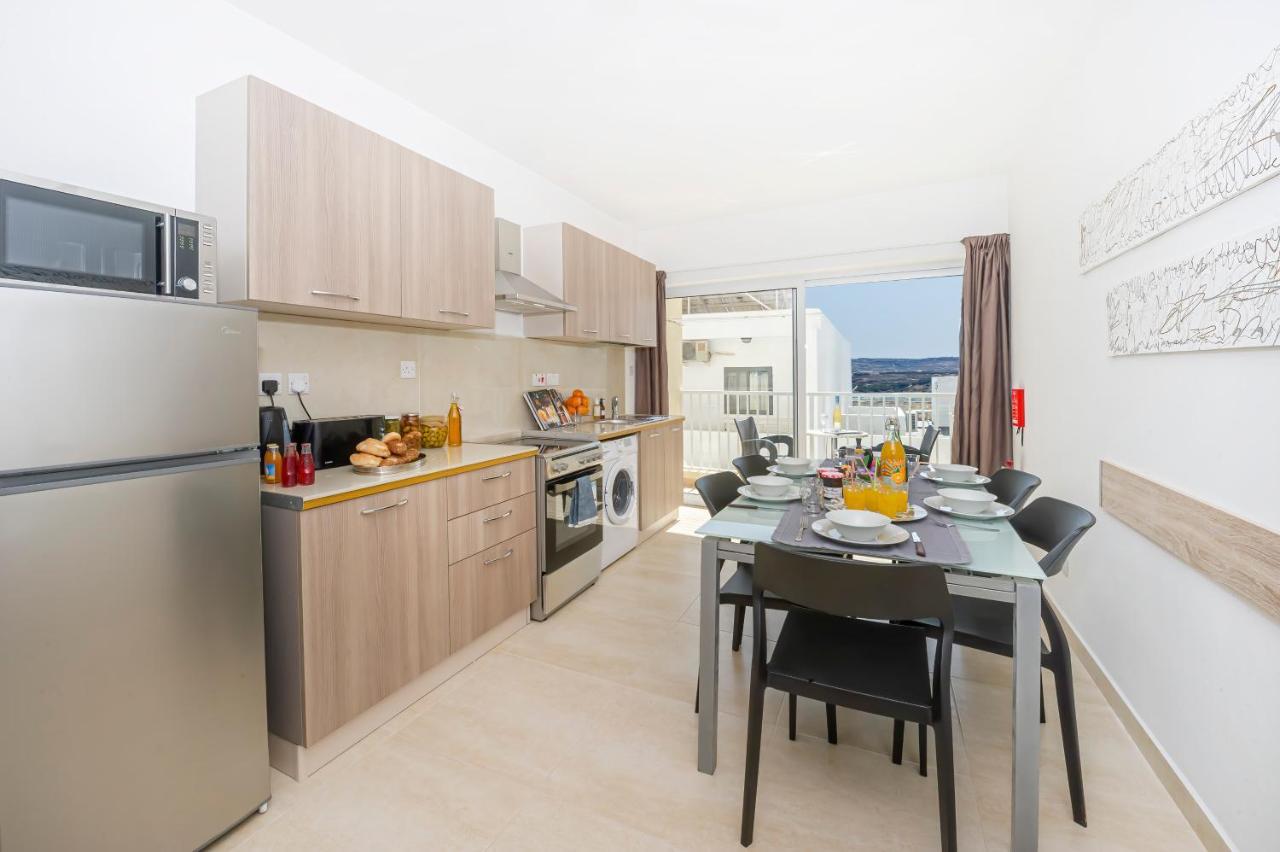 Summer Breeze Comfort Sunny Apartments Close To The Sandy Beaches - By Getawaysmalta 멜리에하 외부 사진