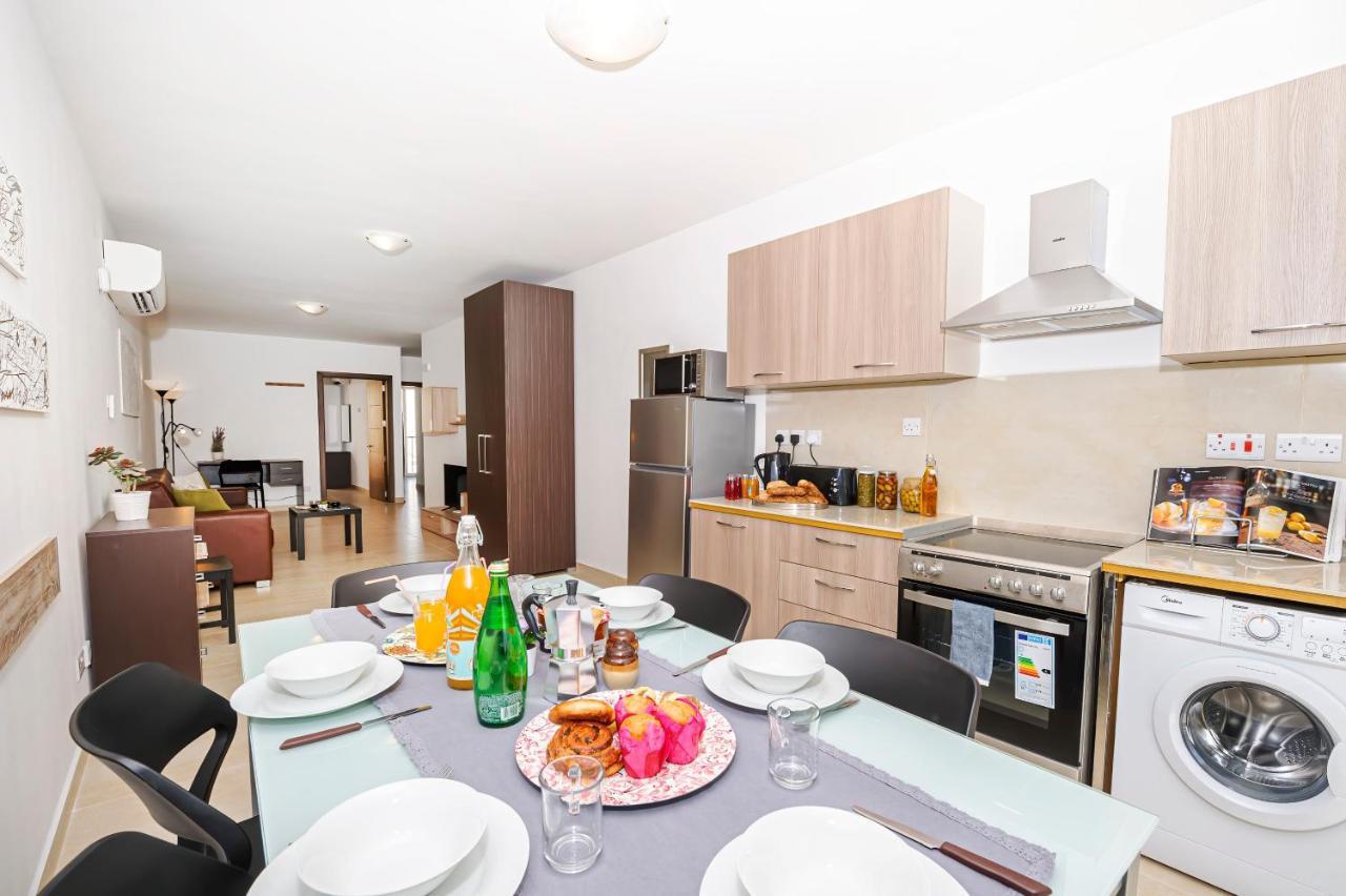 Summer Breeze Comfort Sunny Apartments Close To The Sandy Beaches - By Getawaysmalta 멜리에하 외부 사진